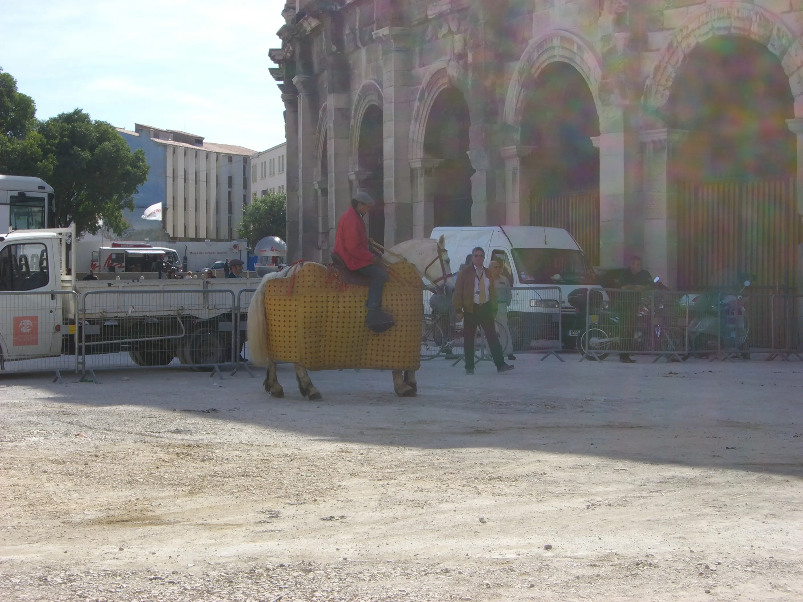 2006 Jun - Outside of Arène de Nîmes, the horse get prepared for the bullfights - Nîmes